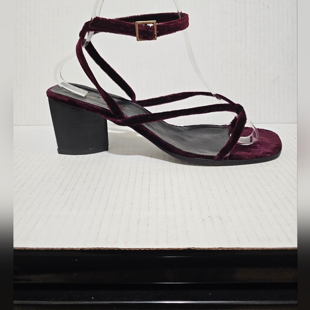 Robert Clergerie women's Strappy Ankle Red Velvet Heels Sz 8 1/2 - 9 Party